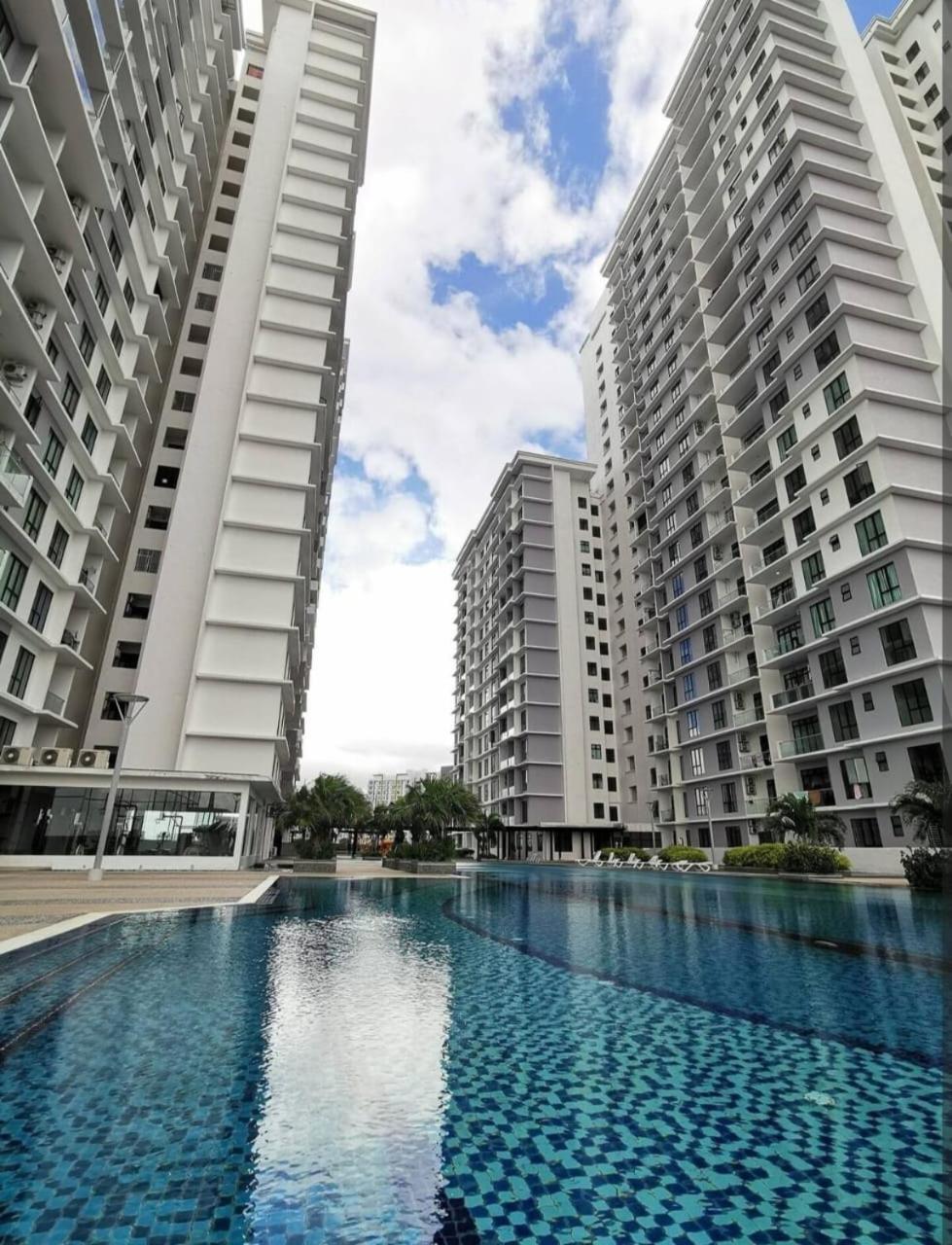 Platino 4Bedrooms Paradigm Mall Netflix By Stay Johor Bahru Esterno foto